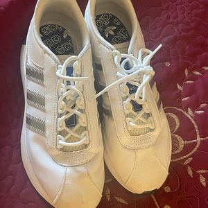 Adidas size 8.5 never worn blue and white